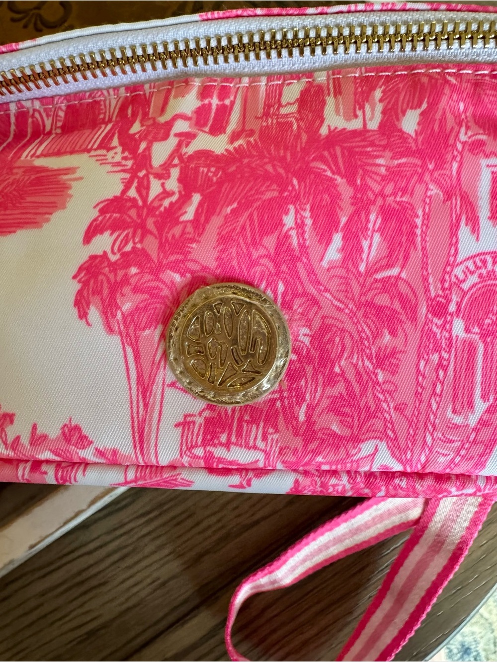 Lilly Pulitzer Belt Bag in Resort White Palm Beach Anniversary Toil - Picture 3 of 6